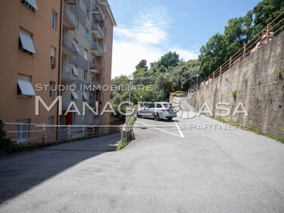 Strada di accesso posto auto