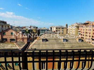 GENOVA Sampierdarena via Cantore affittasi appartamento di 88 mq con balcone