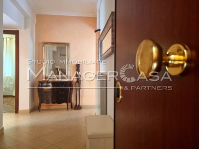 RAPALLO (GE) - Via Trento - piano alto Appartamento 6 vani 103 mq. + cantina